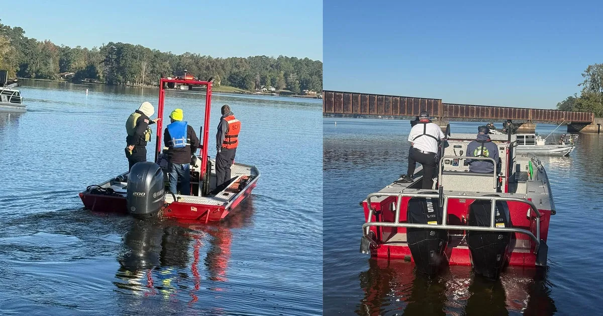 Search crews working on Lake Sinclair during the recovery of a missing boater